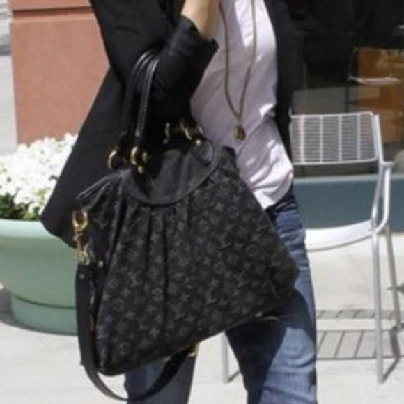 Louis Vuitton Handbags - 💎✨BEAUTIFUL✨💎 AUTHENTIC Louis Vuitton Neo Cabby MM Shoulder Bag